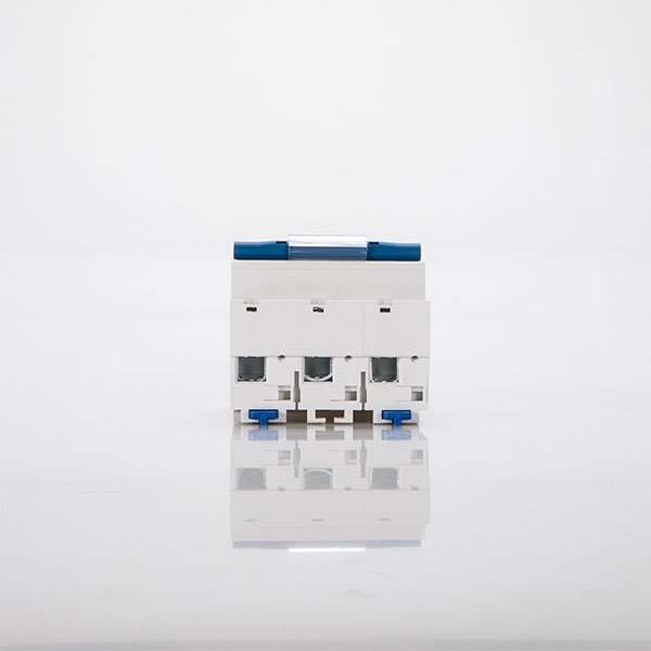 Disjuntor 10KA - Curva C - tripolar - Imagem 2