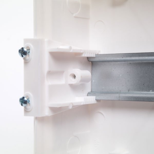 foto detalhe do trilho quadro de distribuição