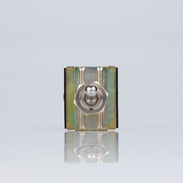 Interruptor de alavanca metálica 14.300 - tripolar - Imagem 3