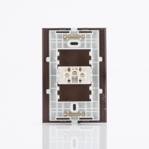 Linha Sleek - Conjuntos 4×2” – Tomada 2P+T 10A 250V~ - Marrom - Imagem 2