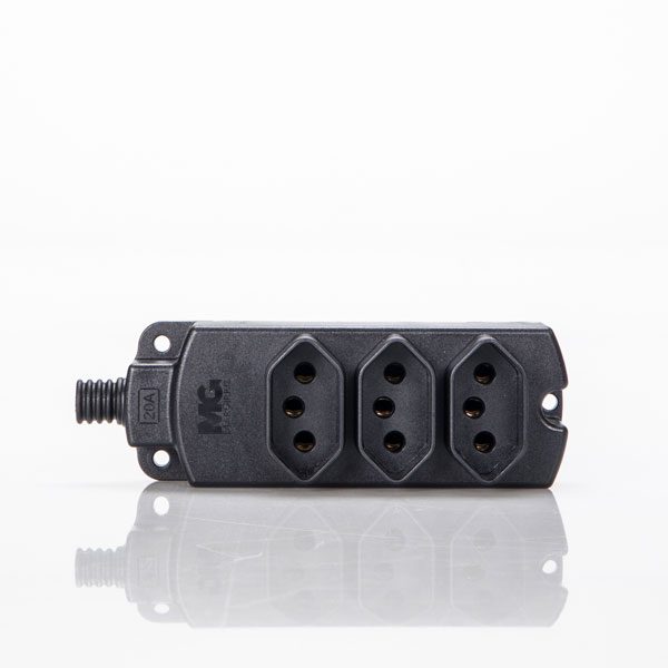 regua de tomada 2p+t 20A 3 poços 1