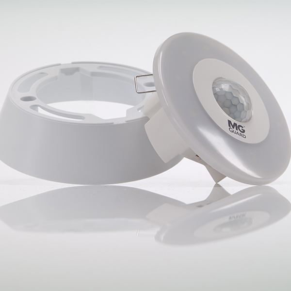 Luminária LED com sensor de presença e fotocélula - Imagem 3