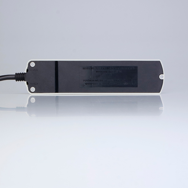 TOMADA MULTIPLA 2P+T COM CABO 3 METROS VISTA fundo